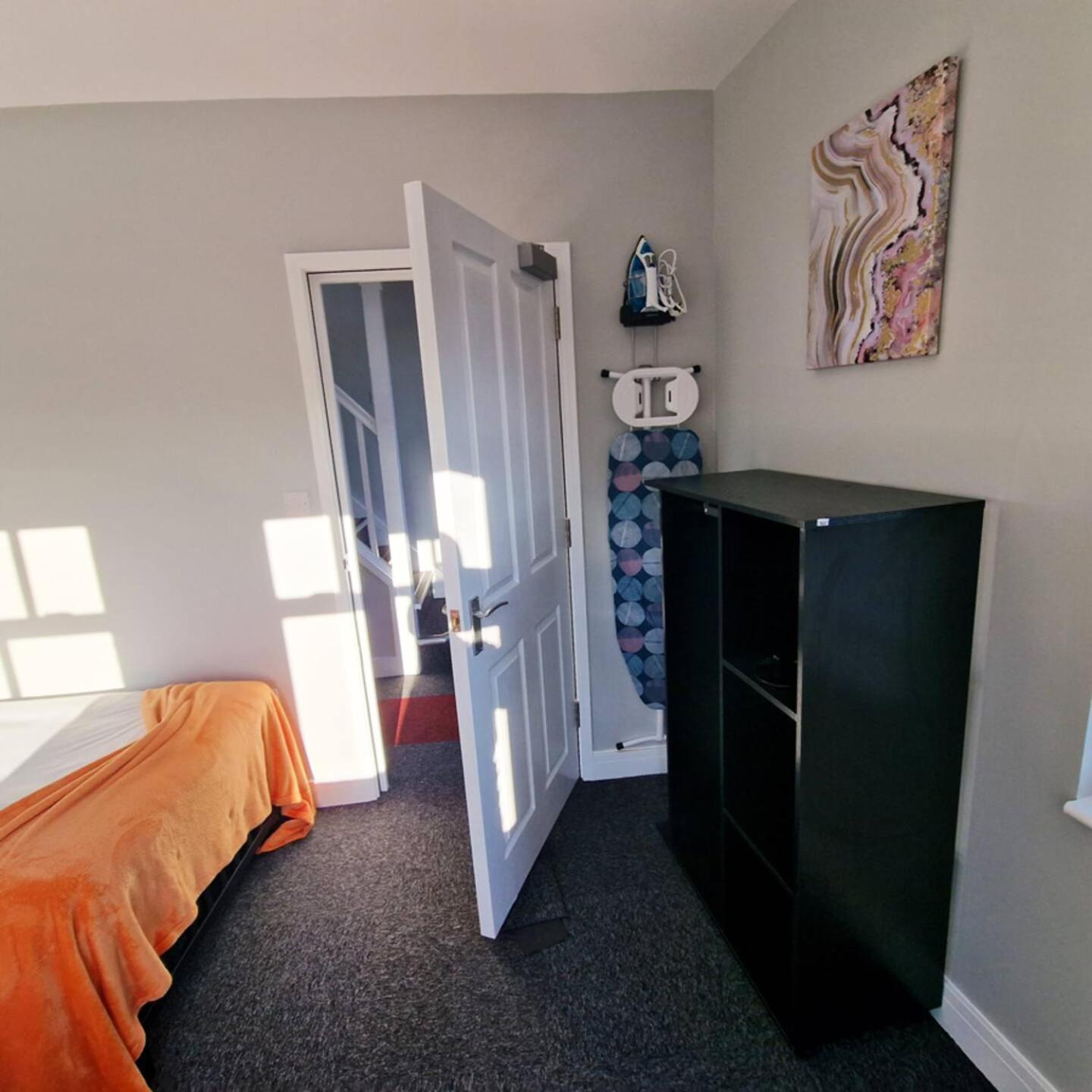 1St Floor Riverview Duplex Flat With Parking NWI Room photo